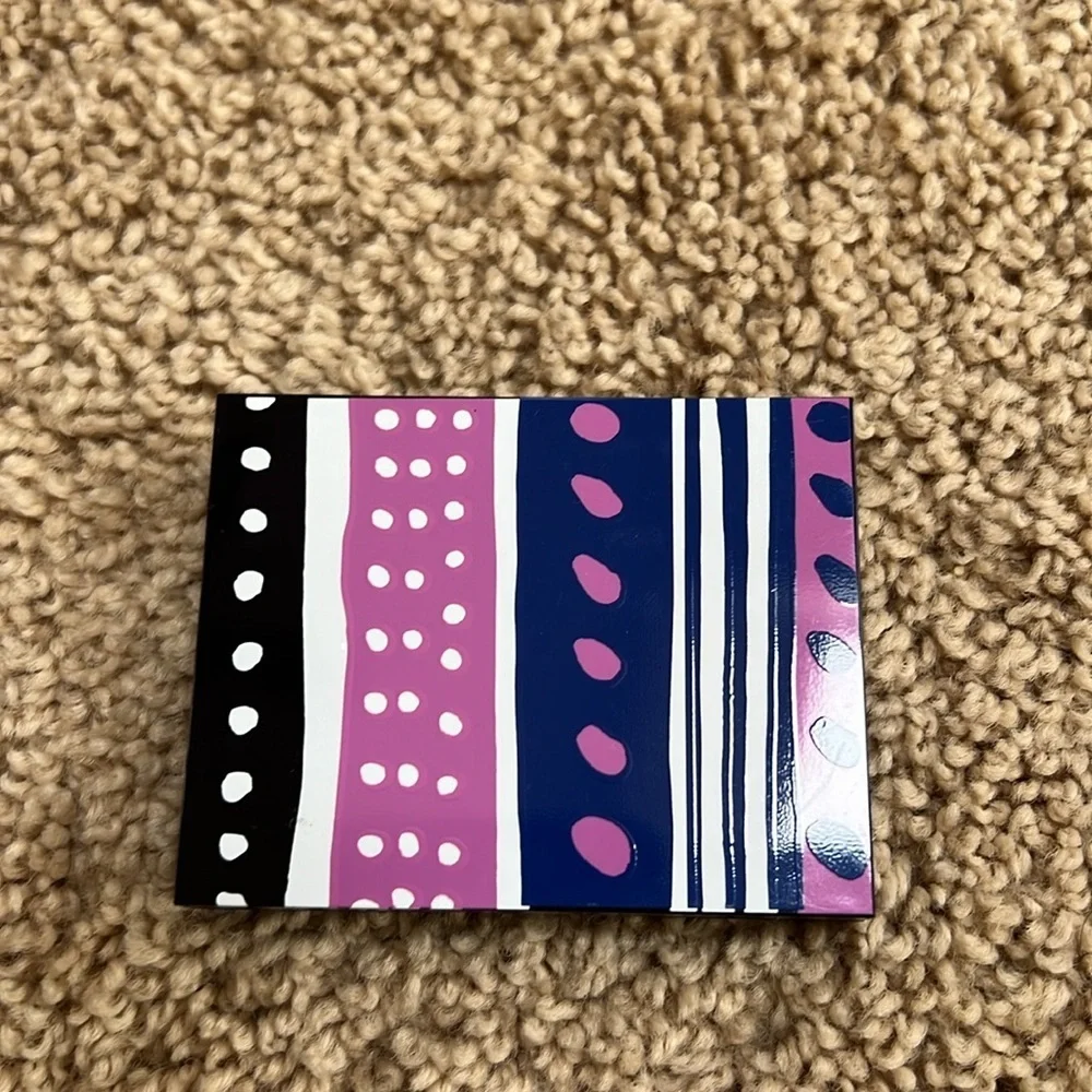 Estée lauder pure color ombré eyeshadow palette.